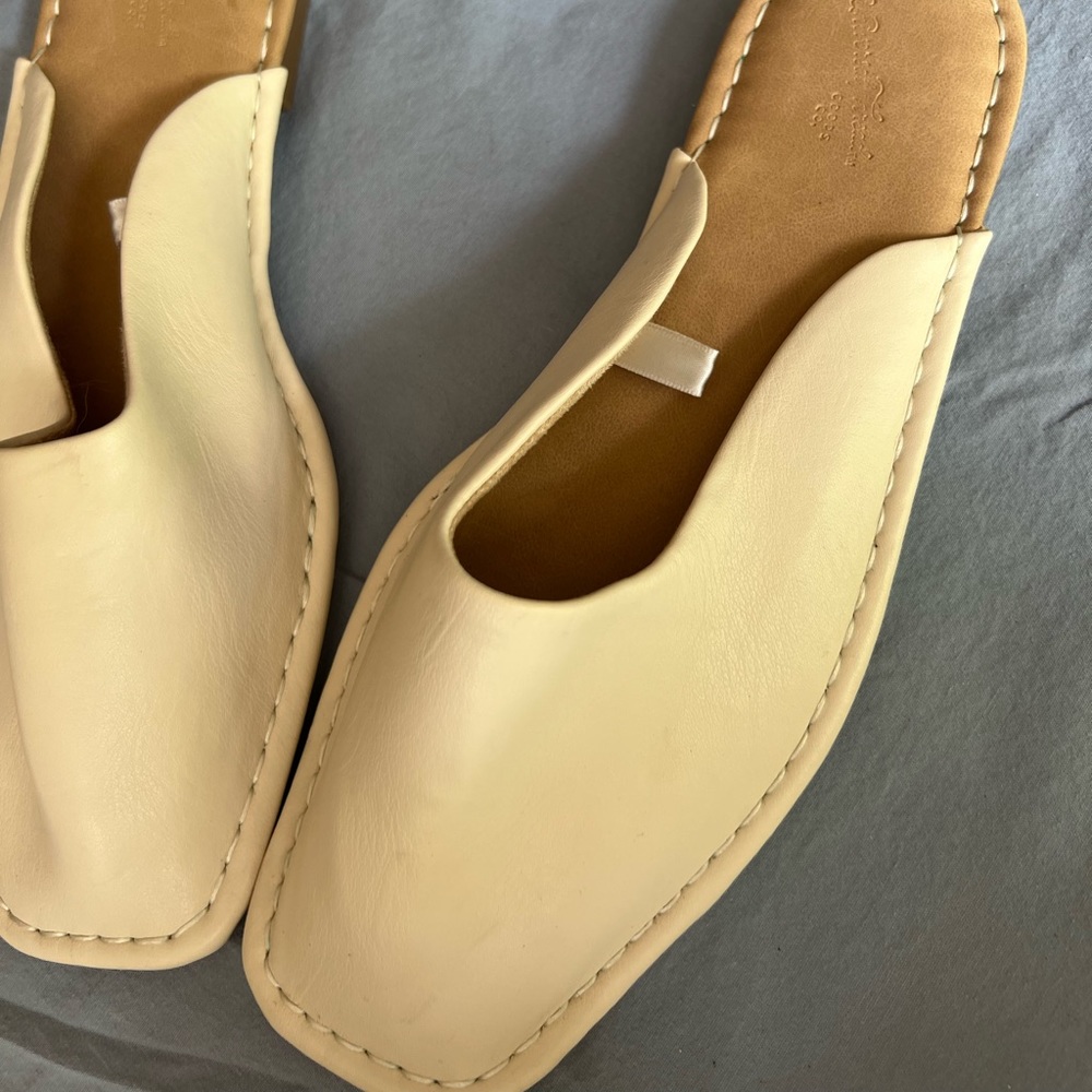 size 6 brand new slides